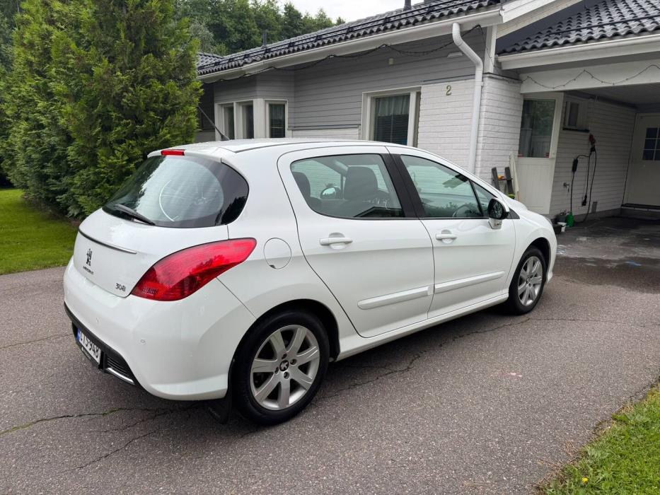 PEUGEOT 308 2013