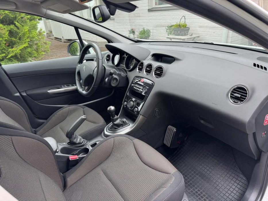 PEUGEOT 308 2013