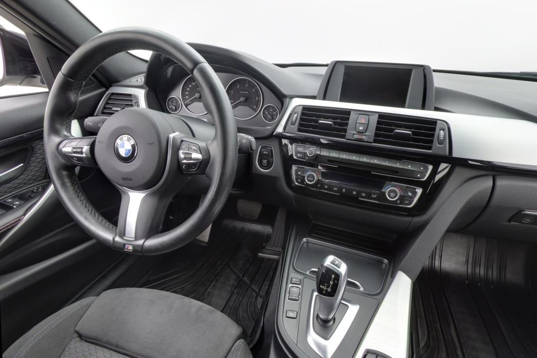 BMW 318 2017