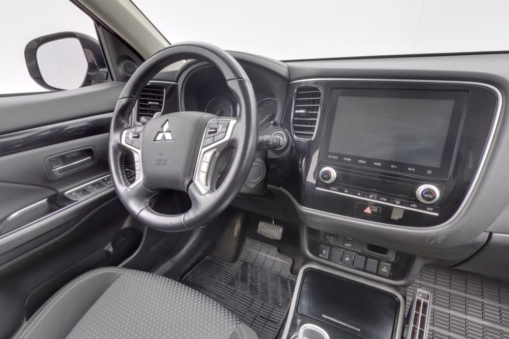 MITSUBISHI Outlander PHEV 2020