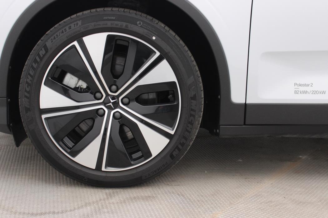 POLESTAR 2 2024