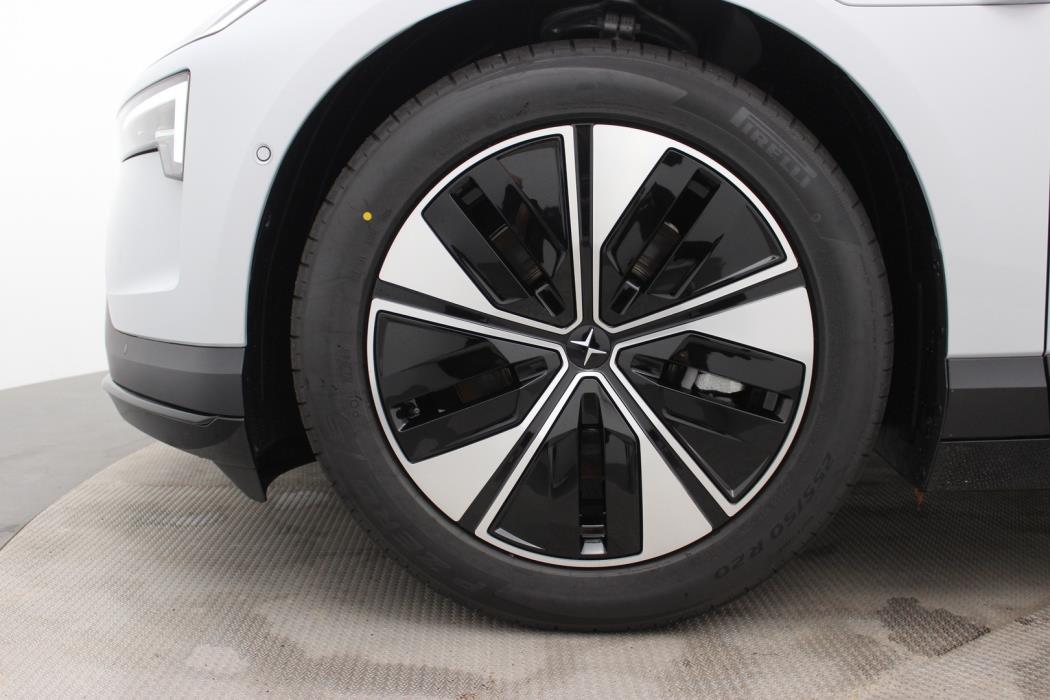 POLESTAR 4 2026