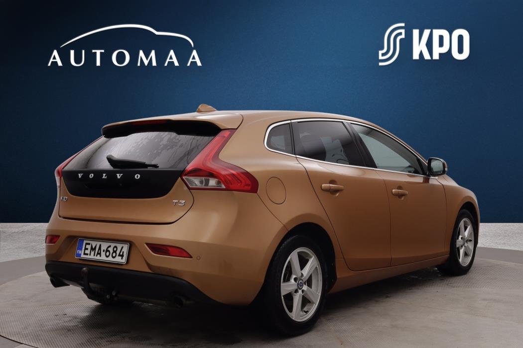 VOLVO V40 2012