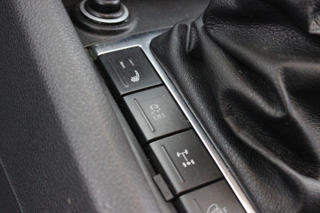 VOLKSWAGEN Amarok 2012
