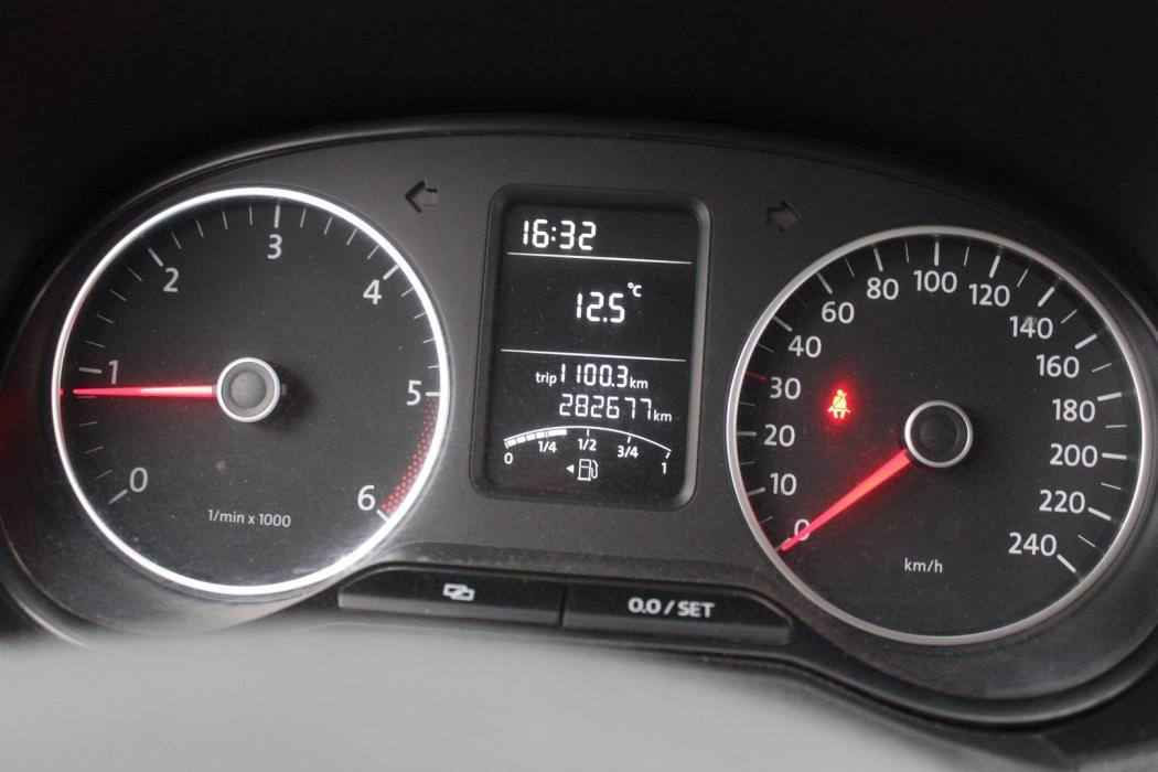 VOLKSWAGEN Amarok 2012