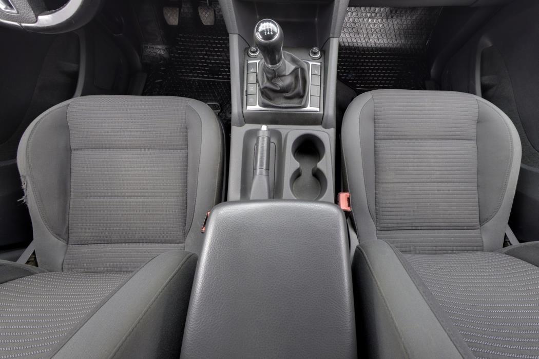 VOLKSWAGEN Amarok 2012