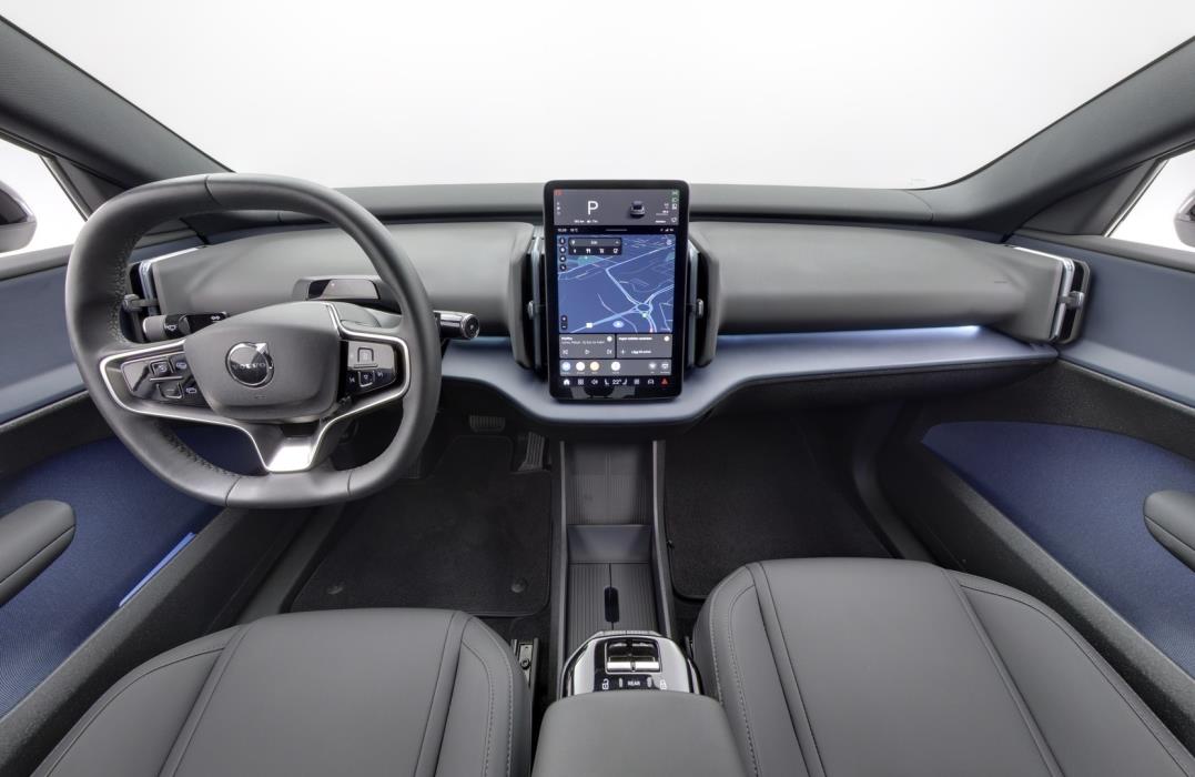 VOLVO EX30 2025