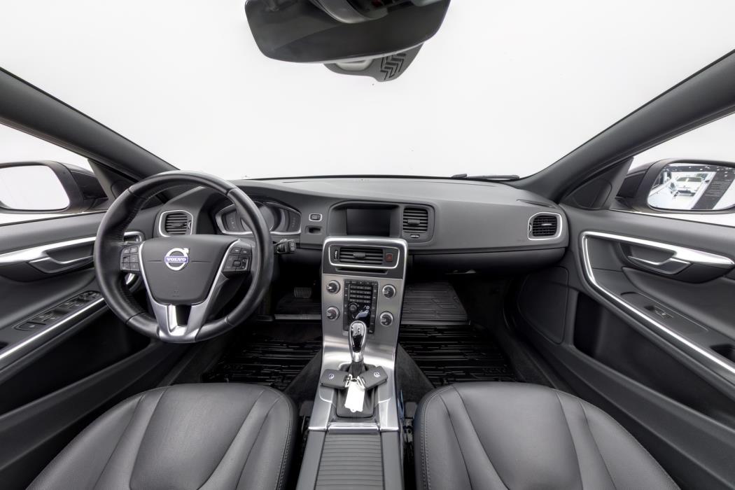 VOLVO V60 2018