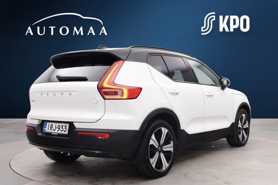 VOLVO XC40 2023