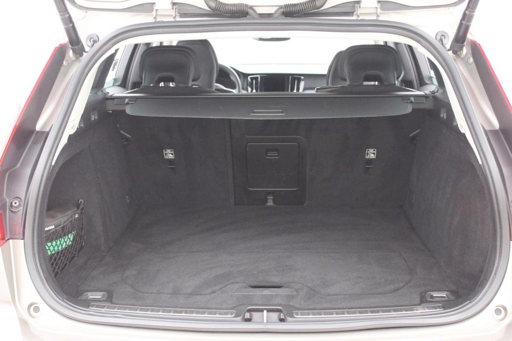 VOLVO V60 2022