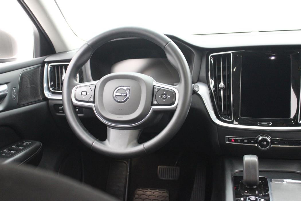VOLVO V60 2022