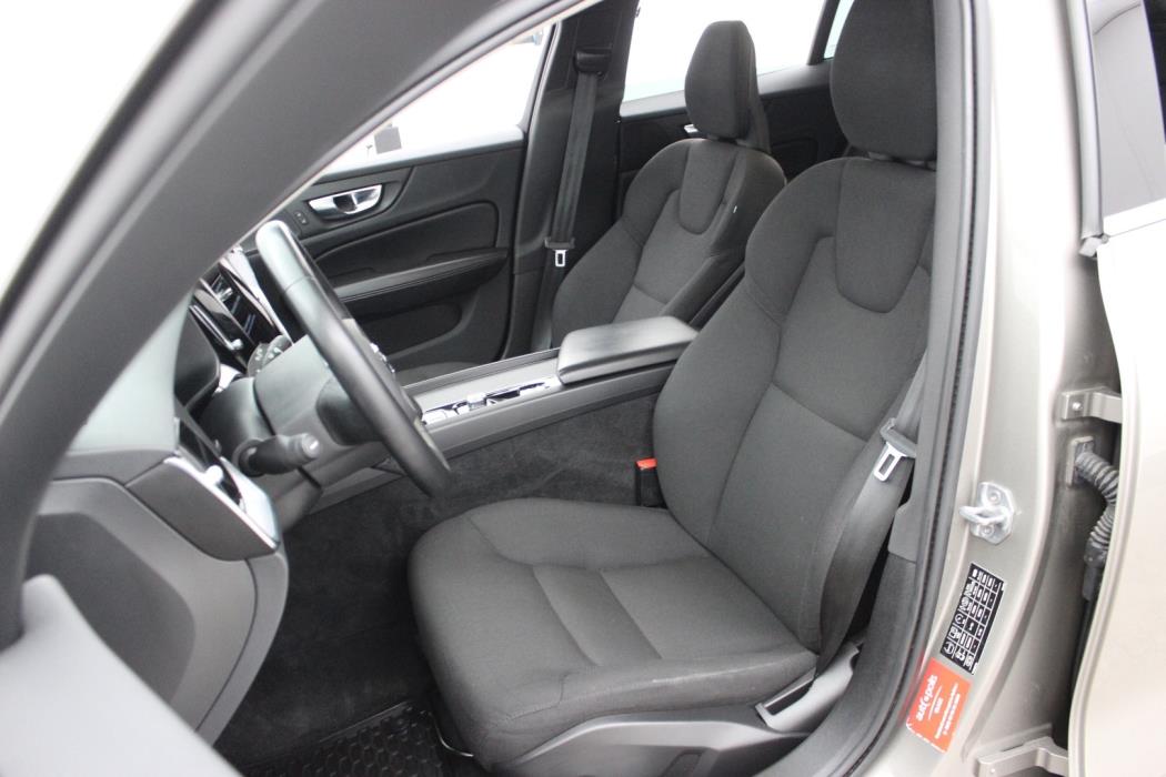 VOLVO V60 2022