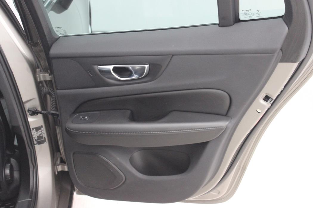 VOLVO V60 2022