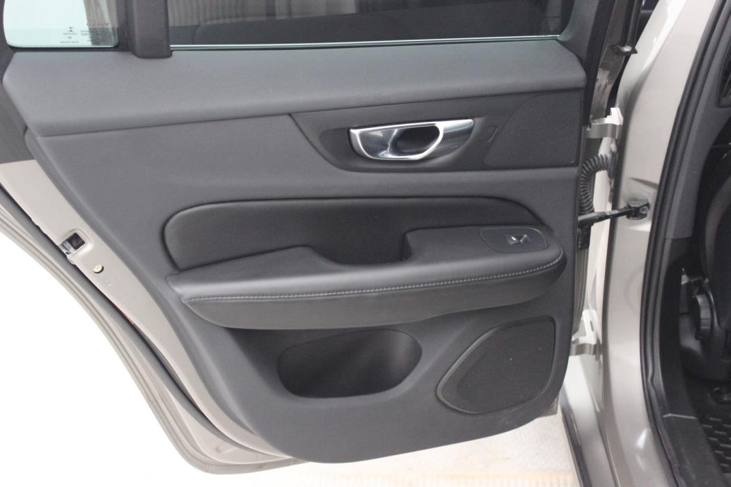 VOLVO V60 2022
