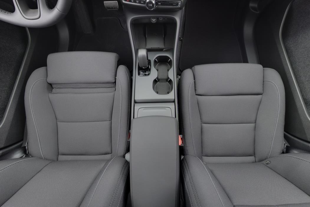 VOLVO EX40 2025