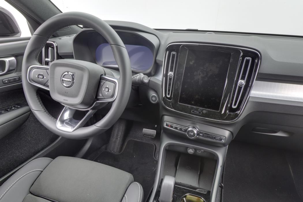 VOLVO XC40 2027