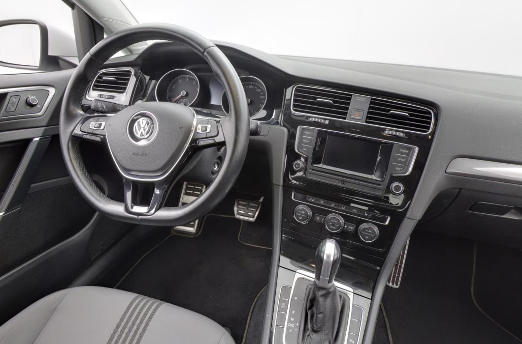 VOLKSWAGEN Golf 2017
