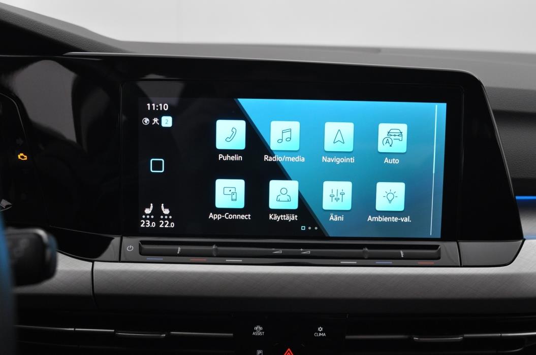 VOLKSWAGEN Golf 2023