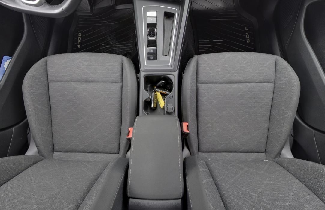 VOLKSWAGEN Golf 2021