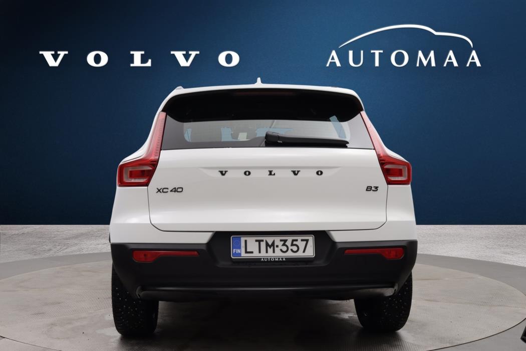 VOLVO XC40 2026