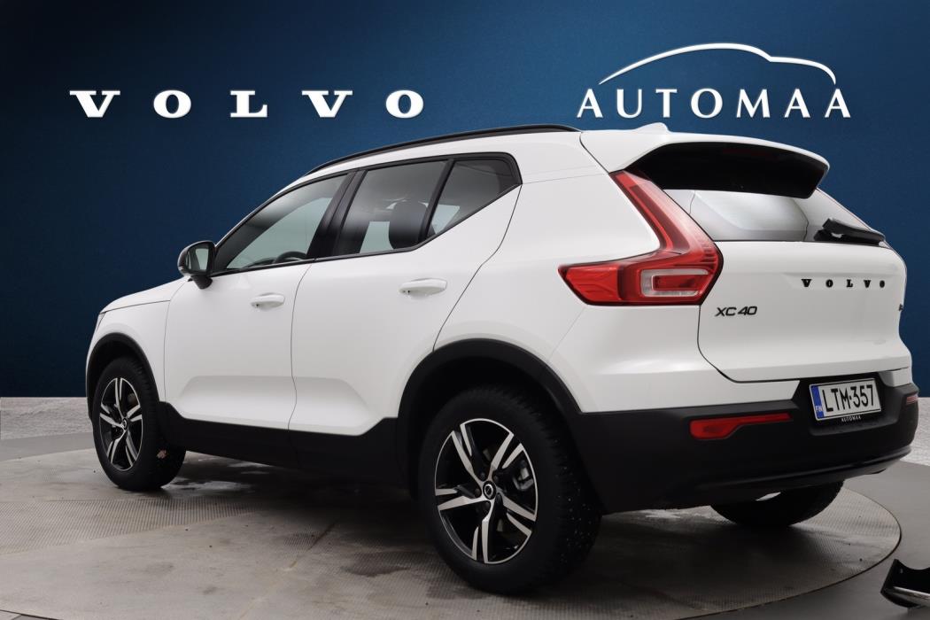 VOLVO XC40 2026
