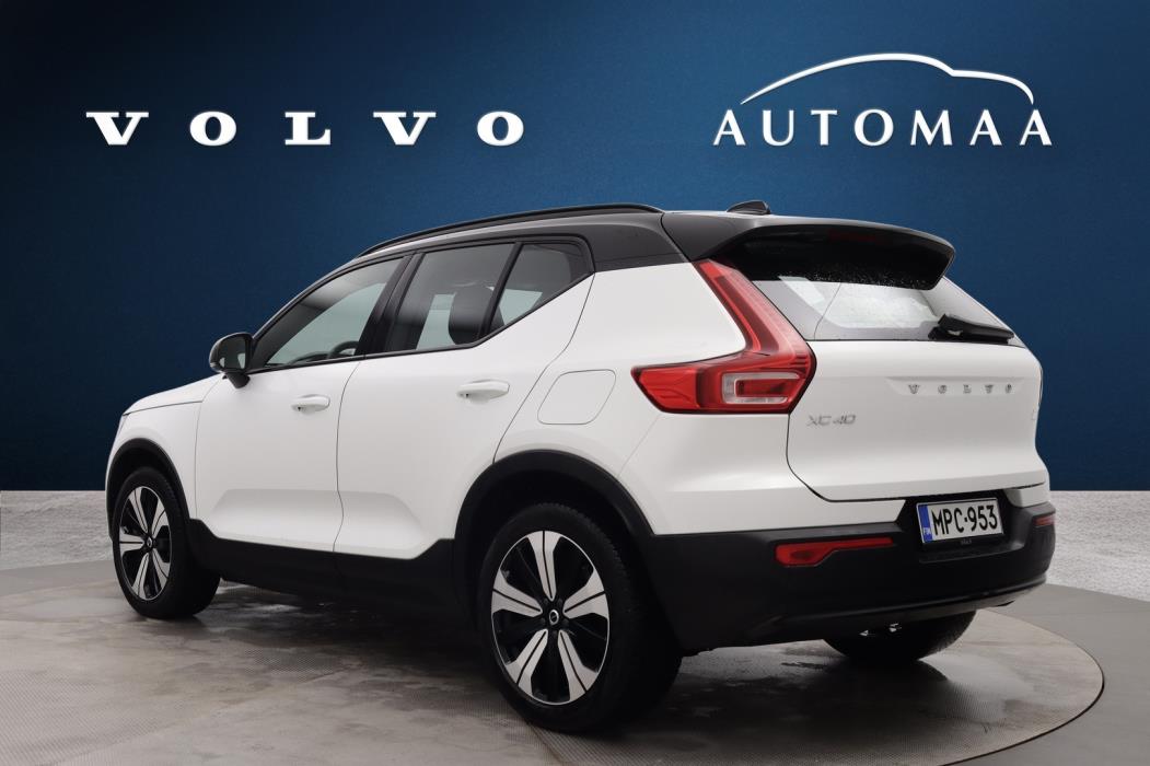 VOLVO XC40 2023