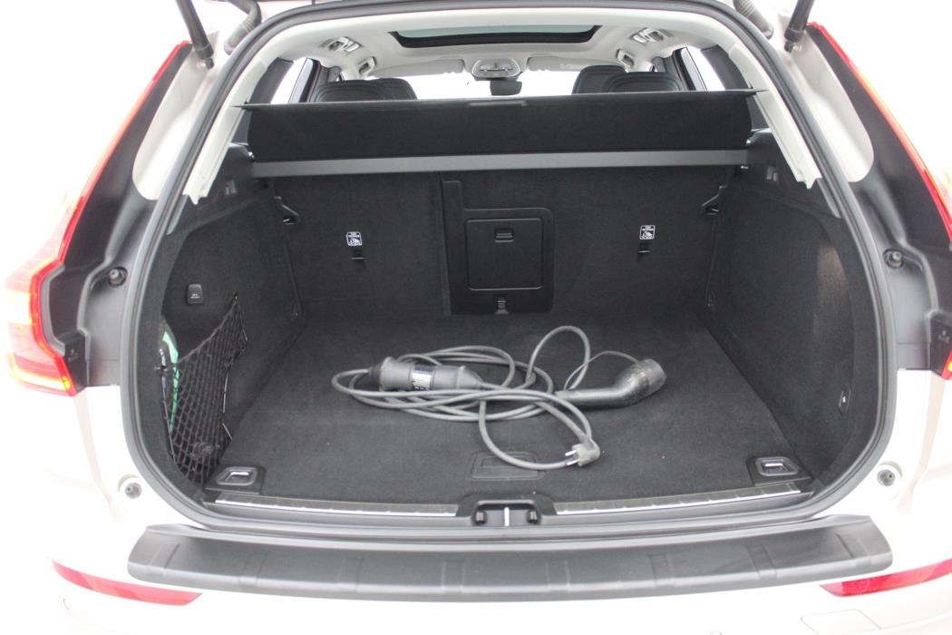 VOLVO XC60 2023