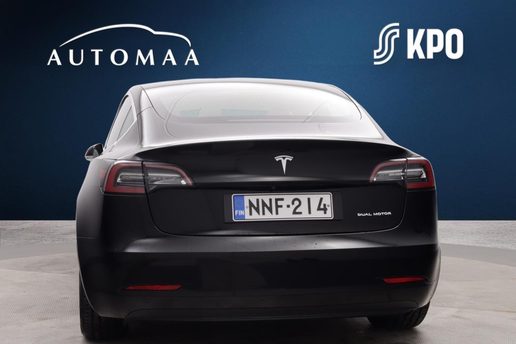 TESLA Model 3 2020