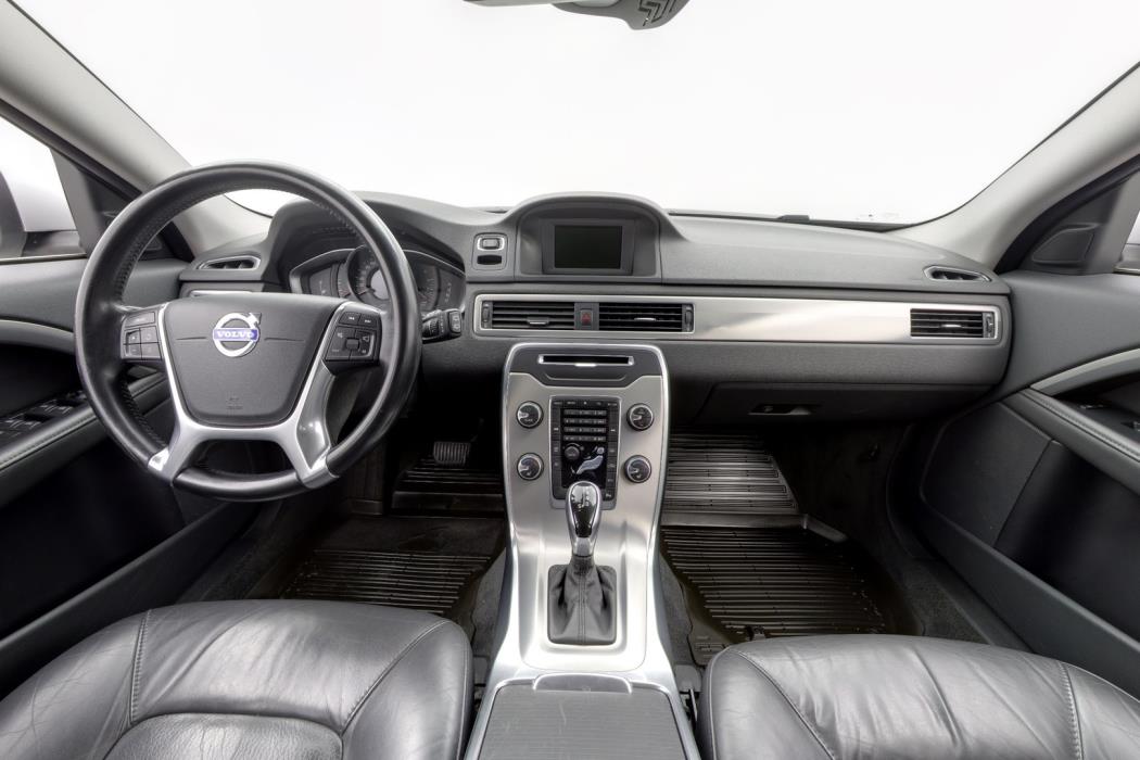 VOLVO V70 2014