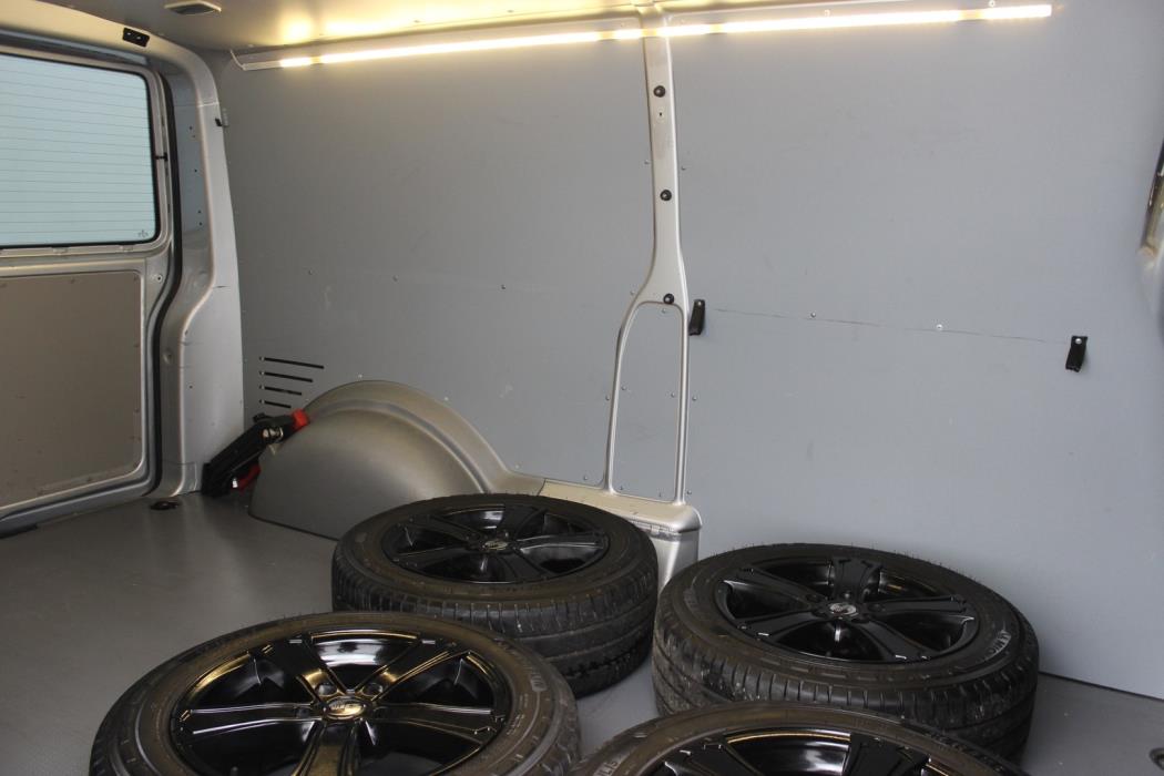 VOLKSWAGEN Transporter 2017