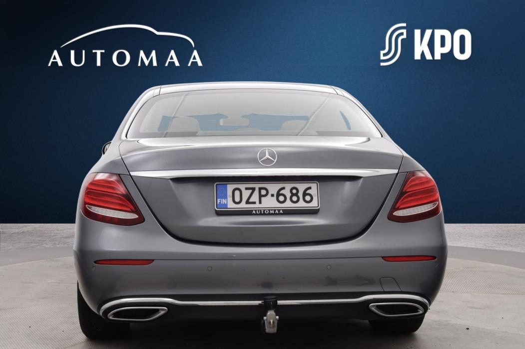 MERCEDES-BENZ E 2019