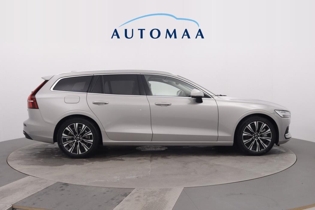 VOLVO V60 2025