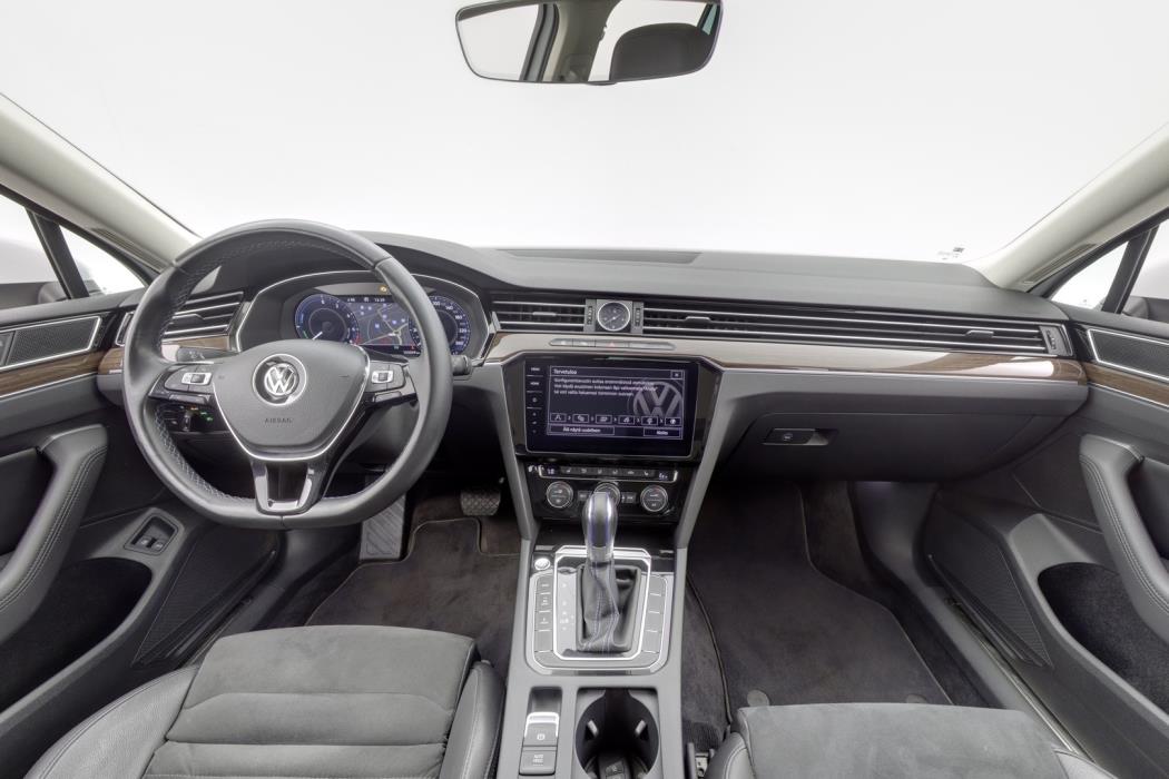 VOLKSWAGEN Passat 2018