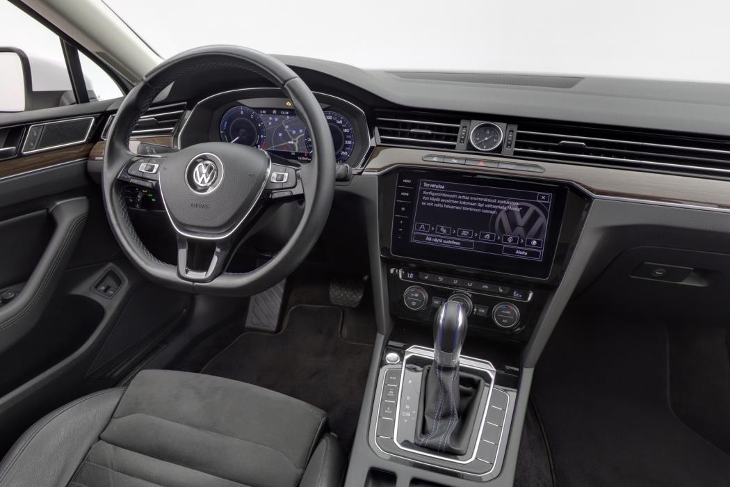 VOLKSWAGEN Passat 2018