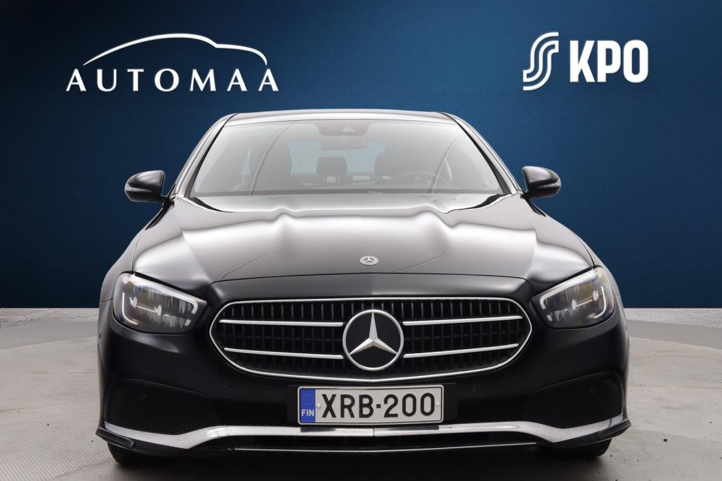 MERCEDES-BENZ E 2022