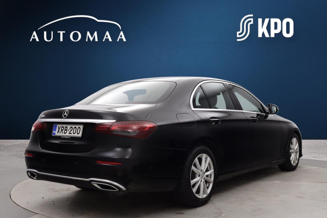 MERCEDES-BENZ E 2022