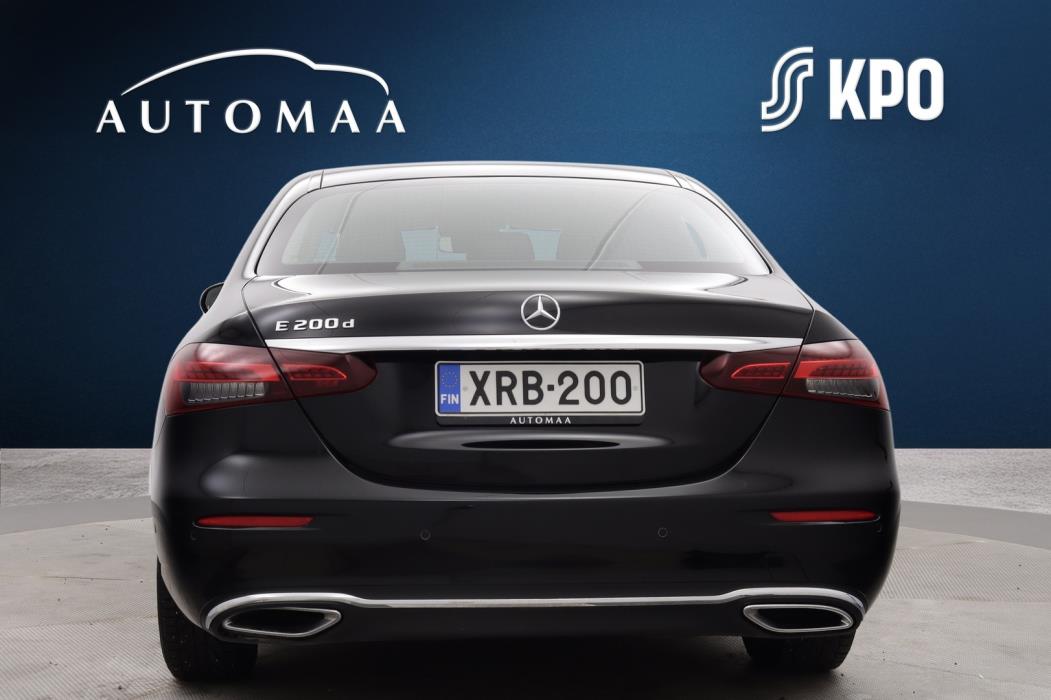 MERCEDES-BENZ E 2022