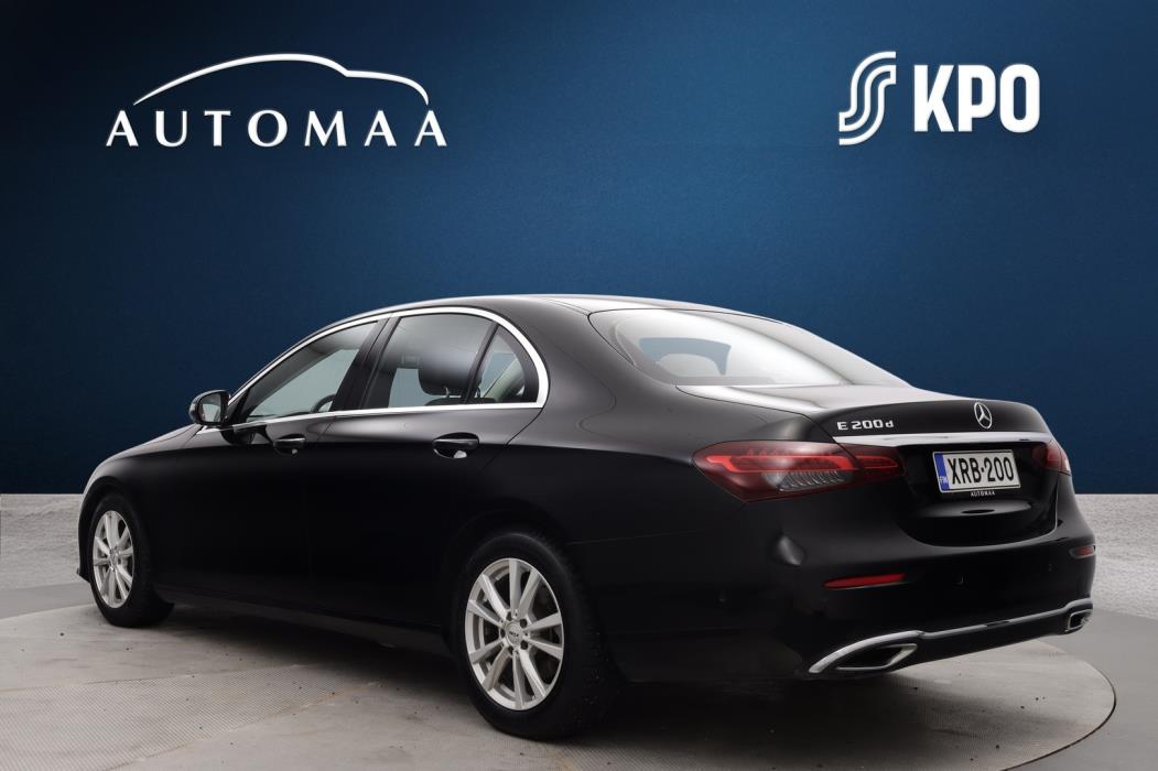 MERCEDES-BENZ E 2022