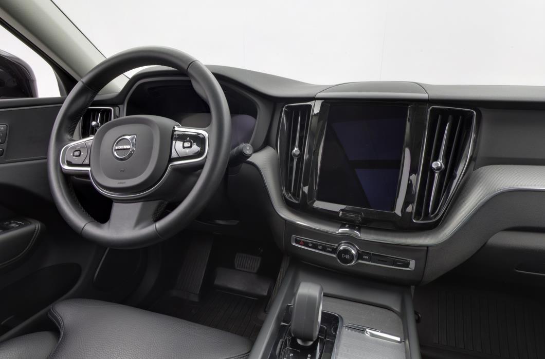 VOLVO XC60 2023