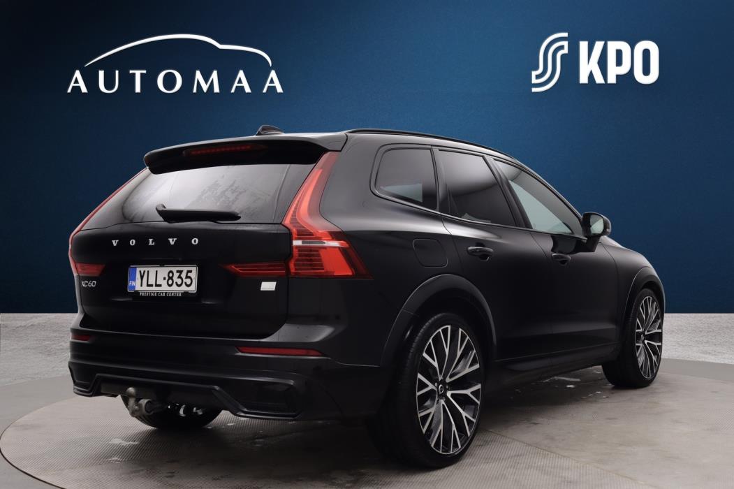 VOLVO XC60 2022