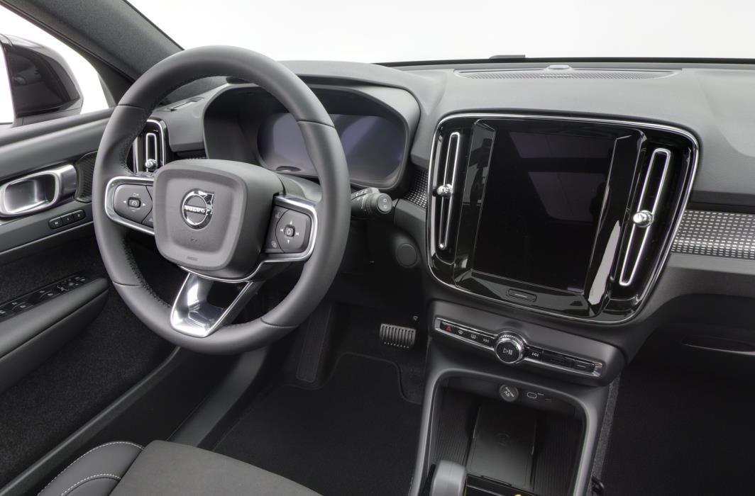 VOLVO EX40 2027