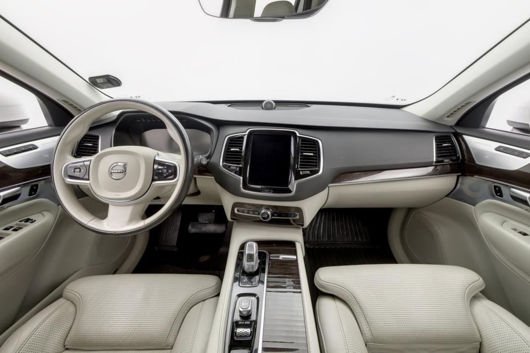 VOLVO XC90 2017