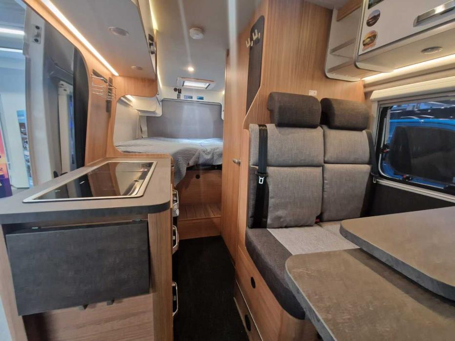 WEINSBERG R47 CARABUS 600 ME 2022