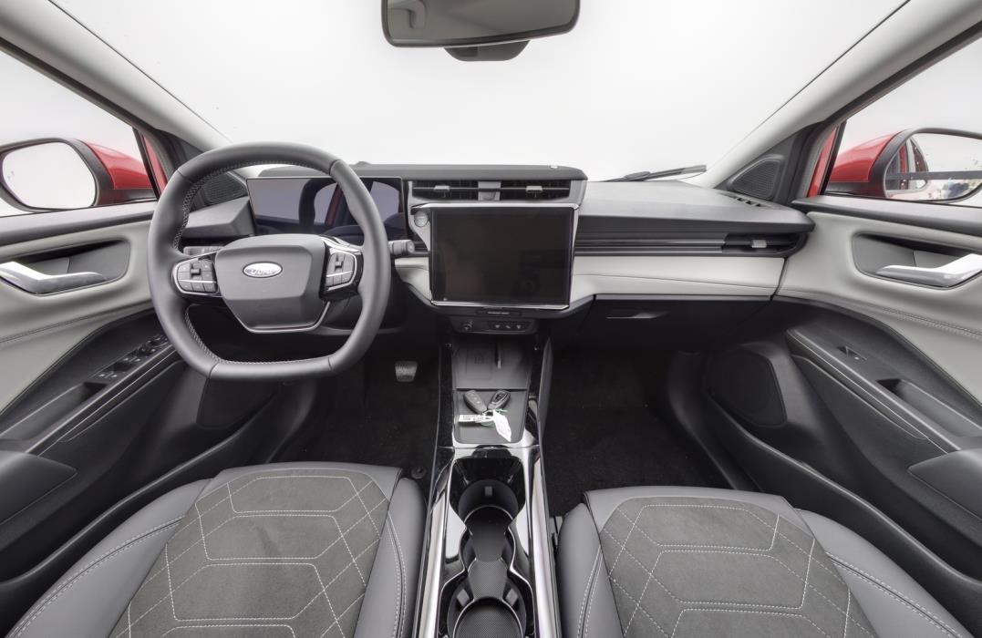 FORD Puma Gen-E 2025