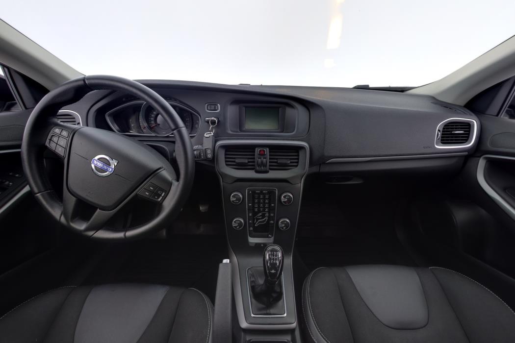 VOLVO V40 2014