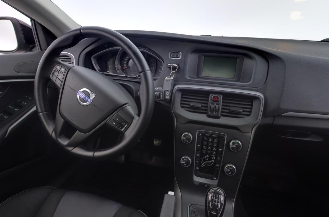 VOLVO V40 2014