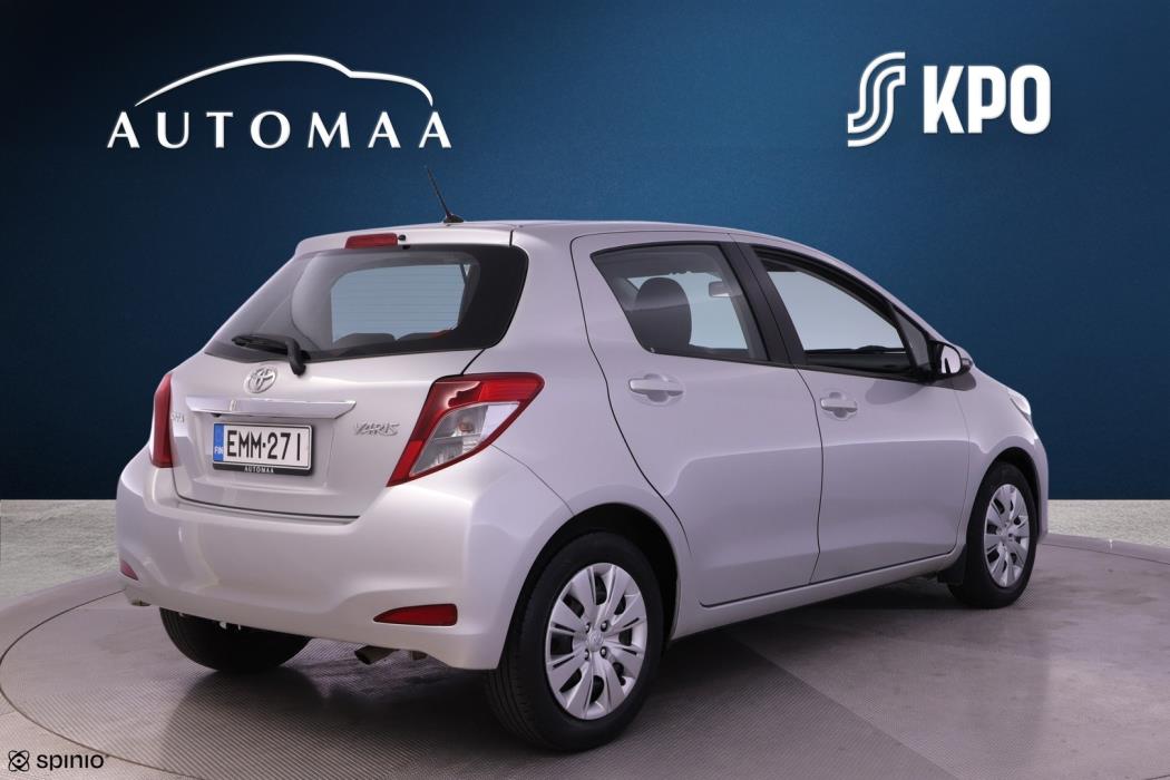 TOYOTA Yaris 2013