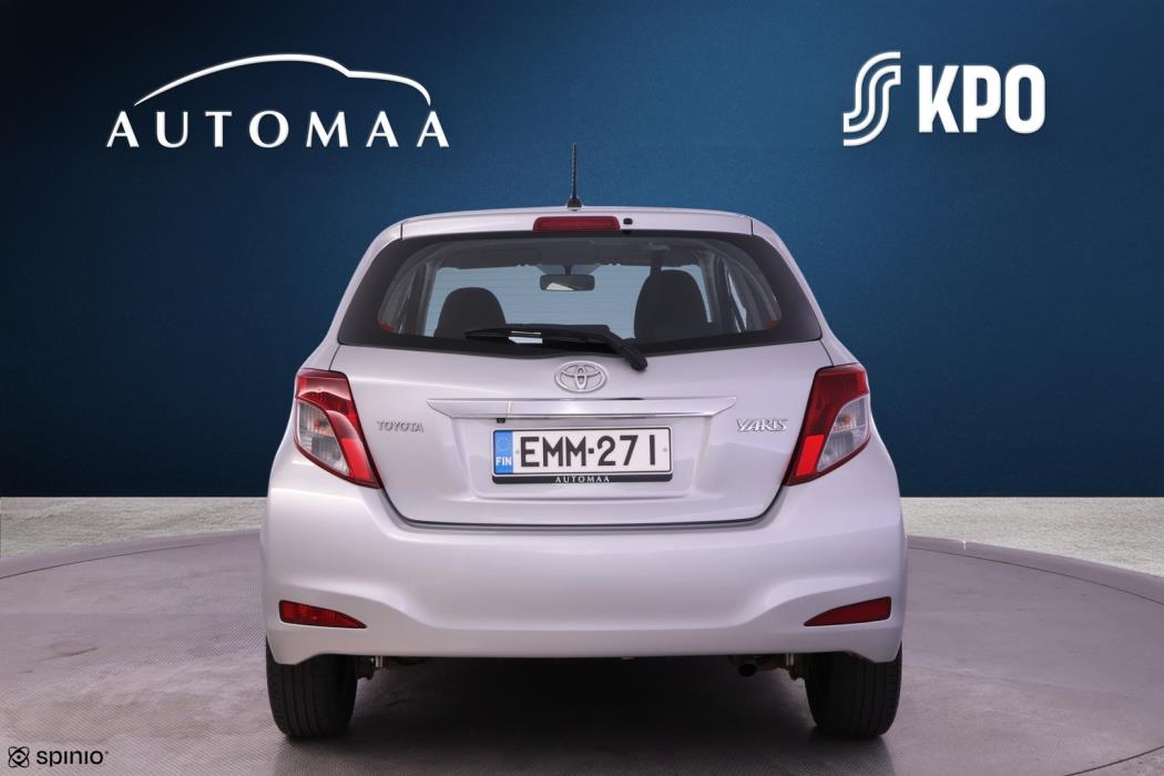 TOYOTA Yaris 2013
