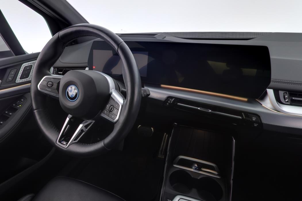 BMW 230 2024