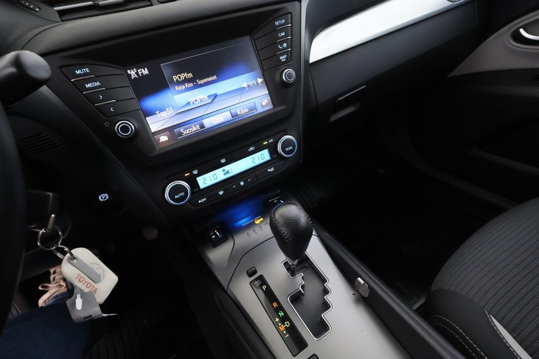 TOYOTA Avensis 2016